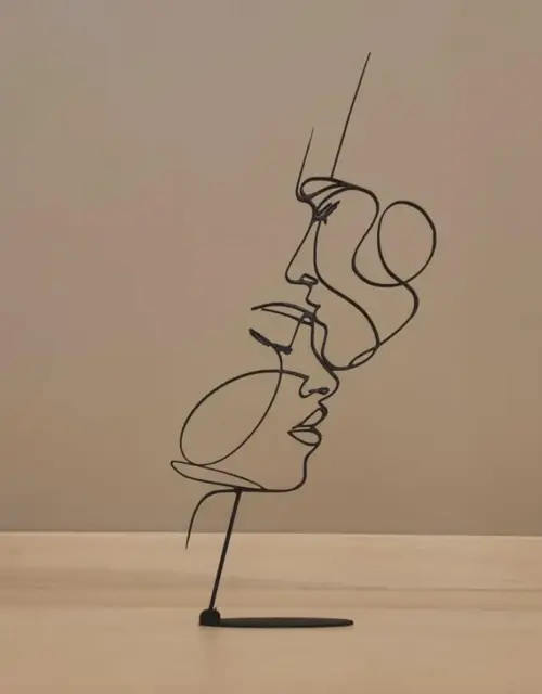 Minimal Line Art Face Sculpture (Black)